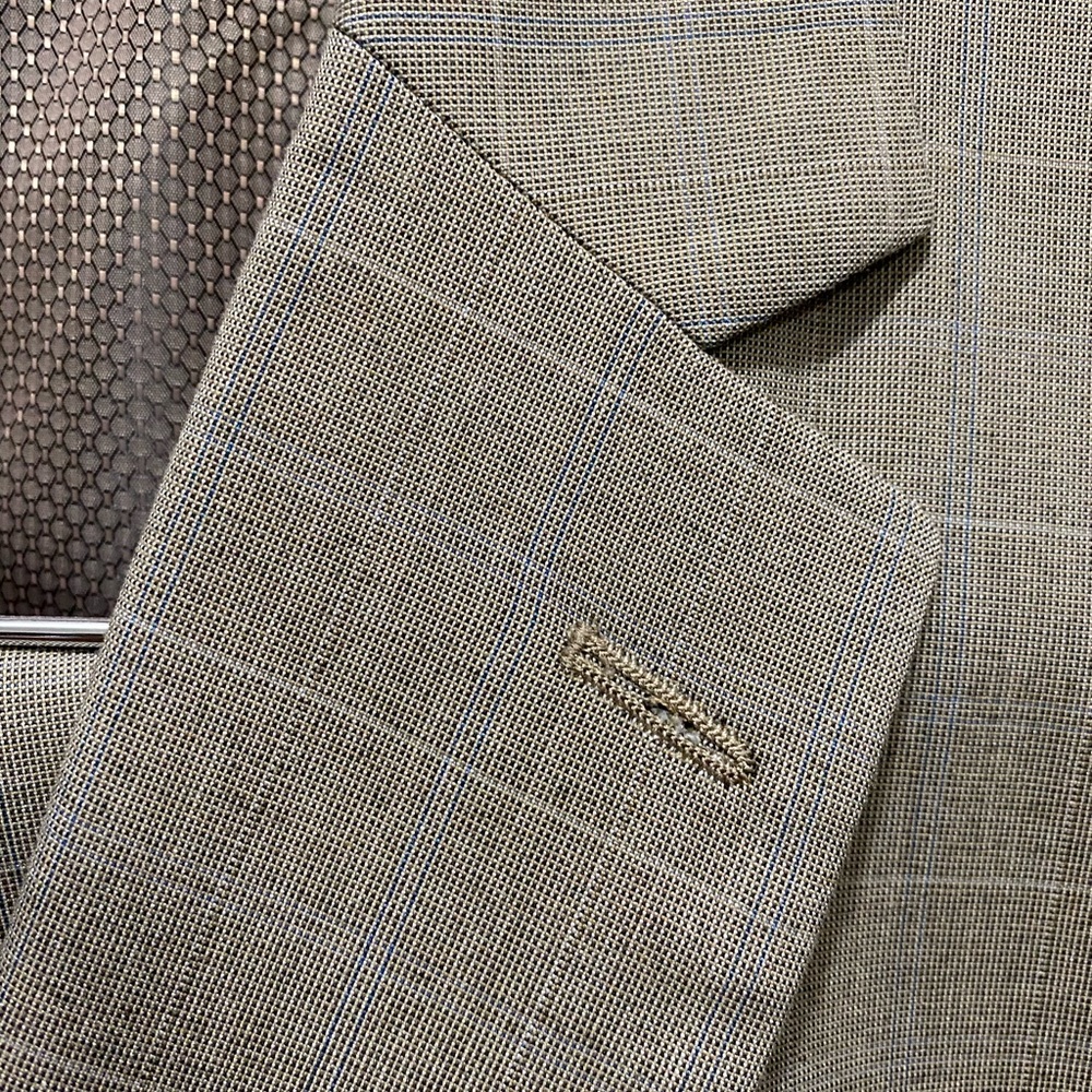 Haggar 2 Button Suit, Jacket and Pants - 50L/44x30